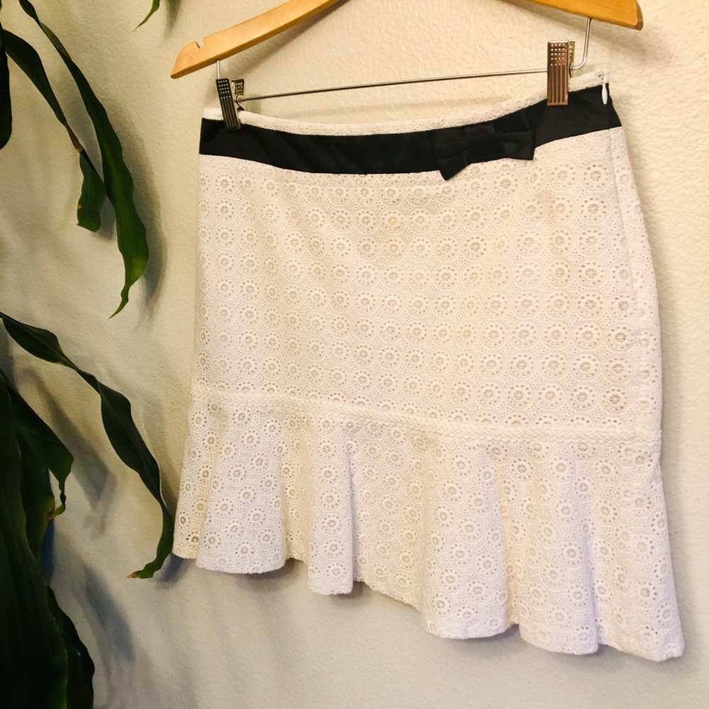 Karen Millen Crocheted White Skirt w/Satin Trim - Picture 2 of 8